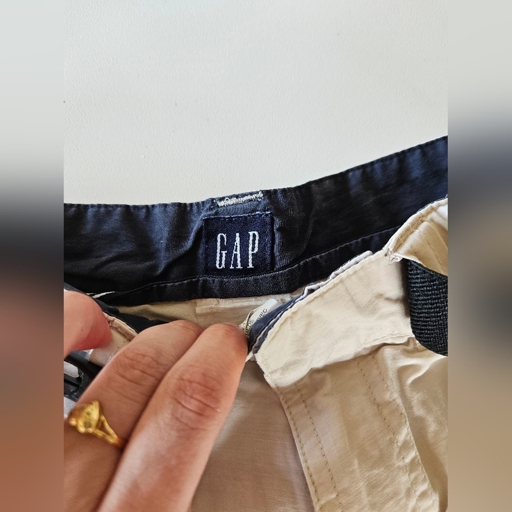 GAP - Picture 3 of 4